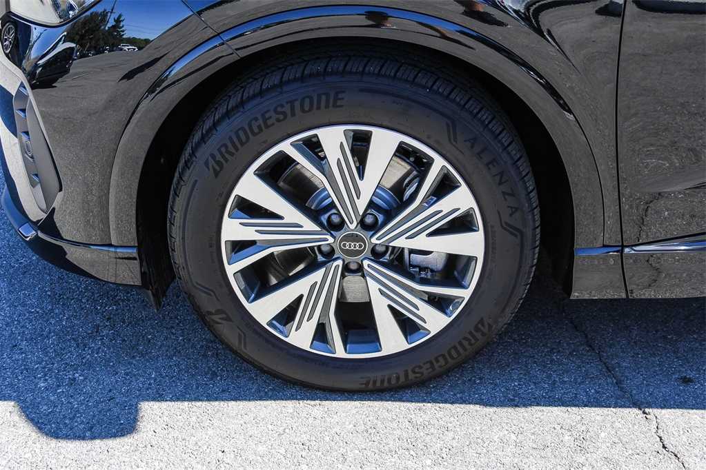 Thumbnail: 2025 Audi Q4 e-tron - 9