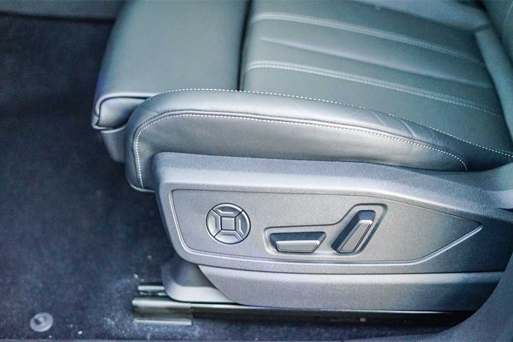 Thumbnail: 2025 Audi Q5 - 22