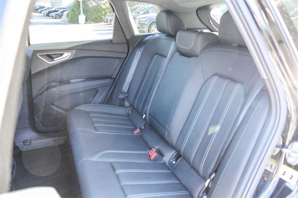 Thumbnail: 2024 Audi Q4 e-tron - 17