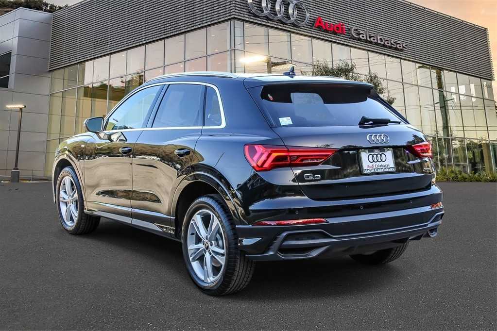 Thumbnail: 2022 Audi Q3 - 2