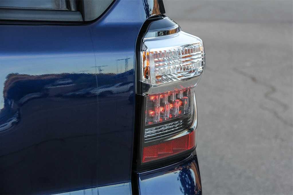 Thumbnail: 2021 Toyota 4Runner - 11