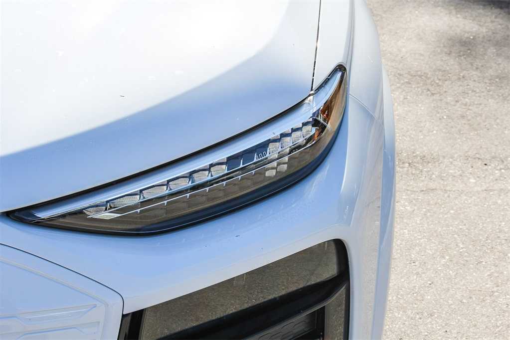 Thumbnail: 2025 Audi Q6 e-tron - 7