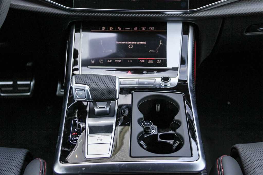 Thumbnail: 2026 Audi RS Q8 - 14