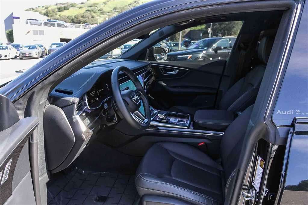 Thumbnail: 2025 Audi Q8 - 19