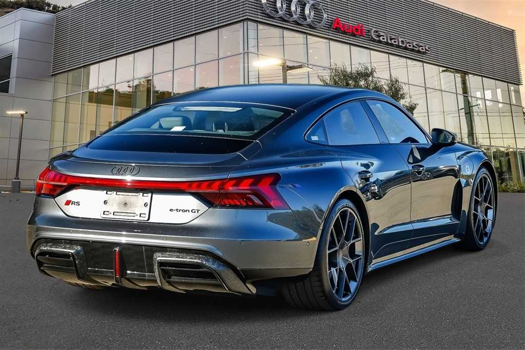 Thumbnail: 2026 Audi RS e-tron GT - 4