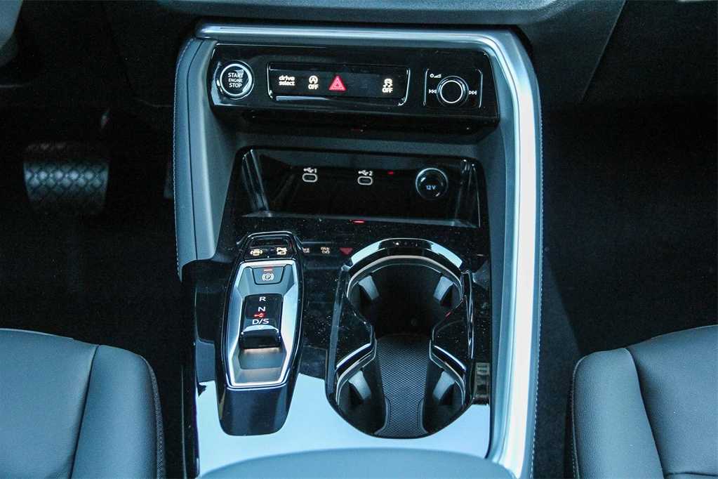 Thumbnail: 2025 Audi Q5 - 14