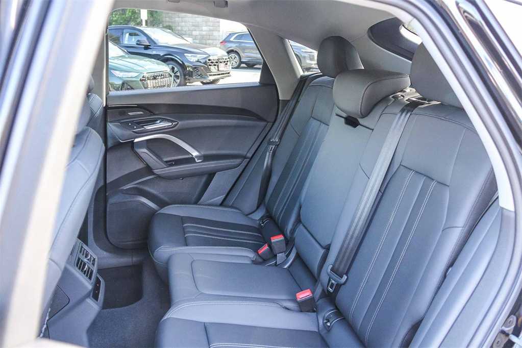 Thumbnail: 2025 Audi Q5 - 17