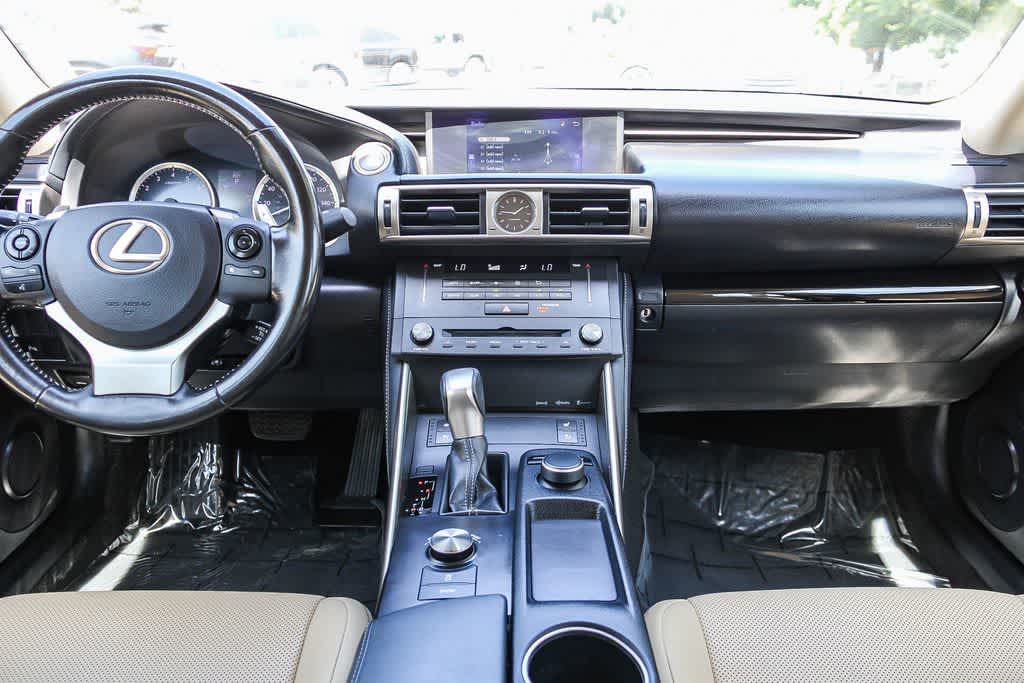 Thumbnail: 2016 Lexus IS - 13