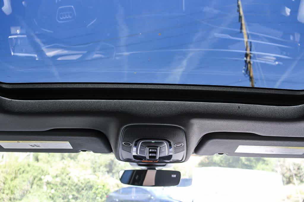 Thumbnail: 2026 Audi Q8 - 12