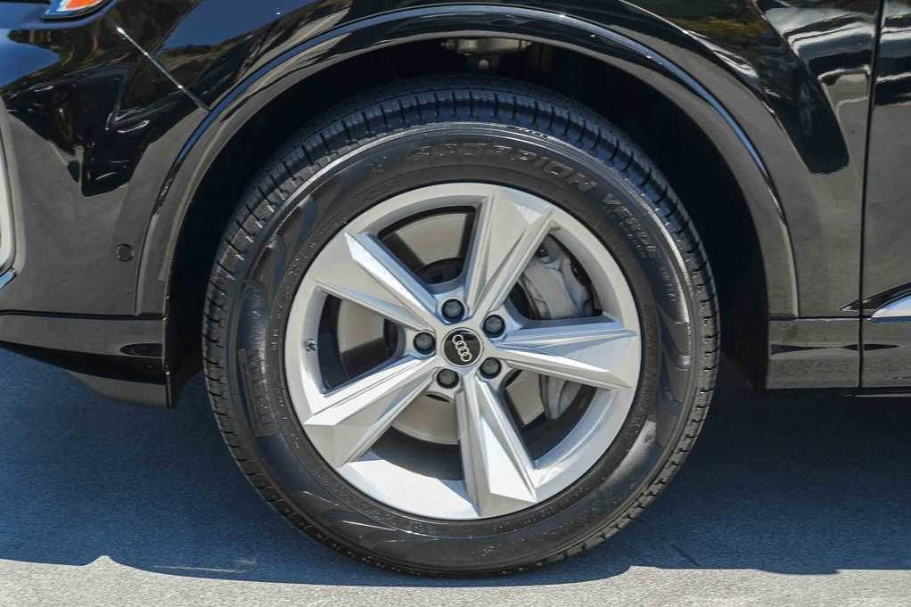 Thumbnail: 2025 Audi Q7 - 10