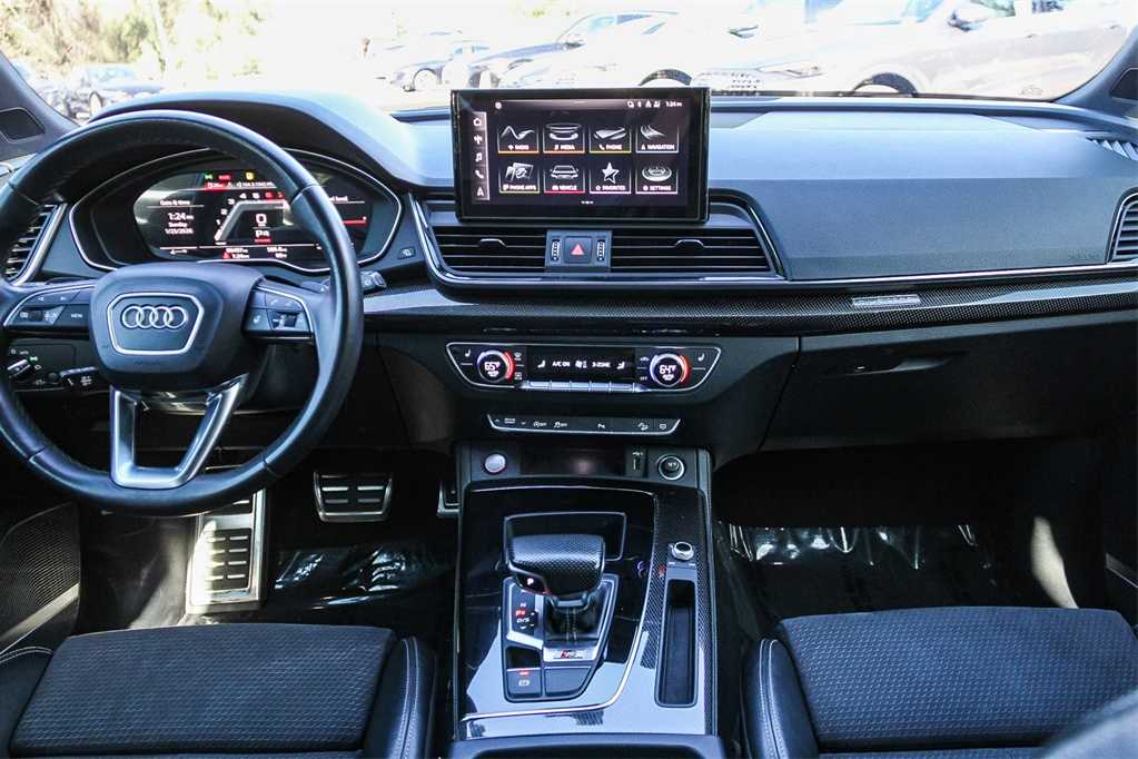 Thumbnail: 2022 Audi SQ5 - 13