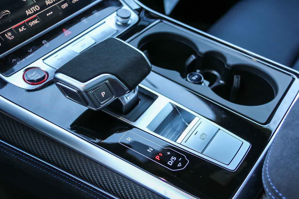 Thumbnail: 2026 Audi RS Q8 - 17