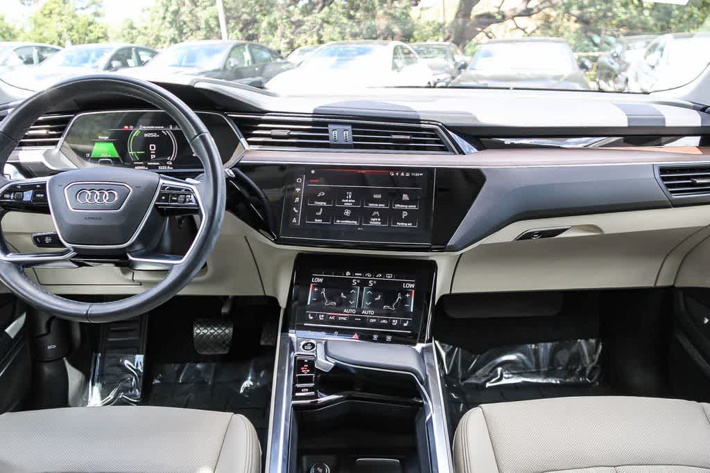 Thumbnail: 2024 Audi Q8 e-tron - 13