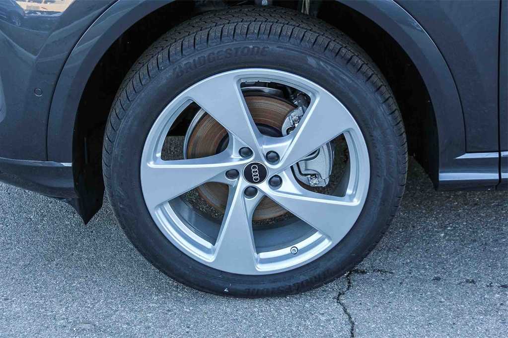 Thumbnail: 2025 Audi Q5 - 9