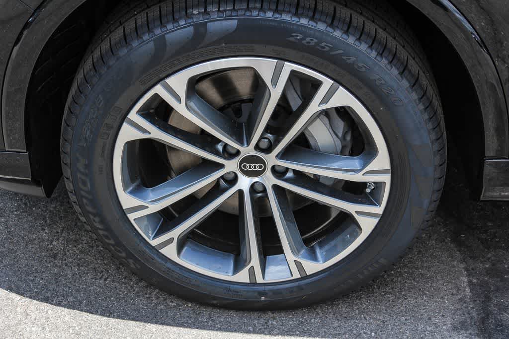 Thumbnail: 2026 Audi Q7 - 9