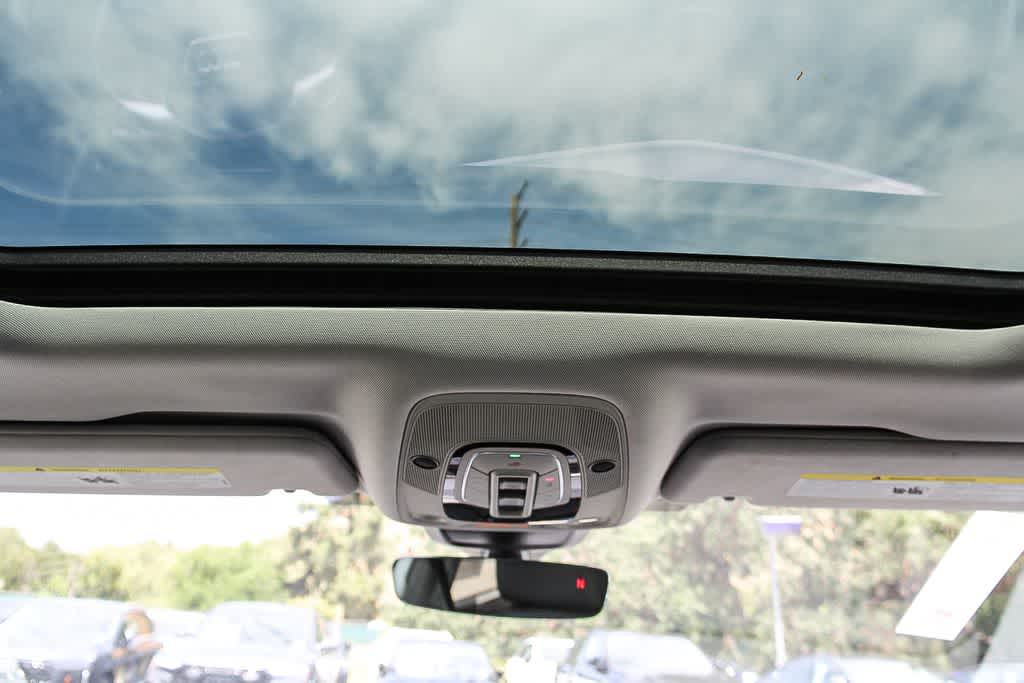 Thumbnail: 2024 Audi Q8 e-tron - 12