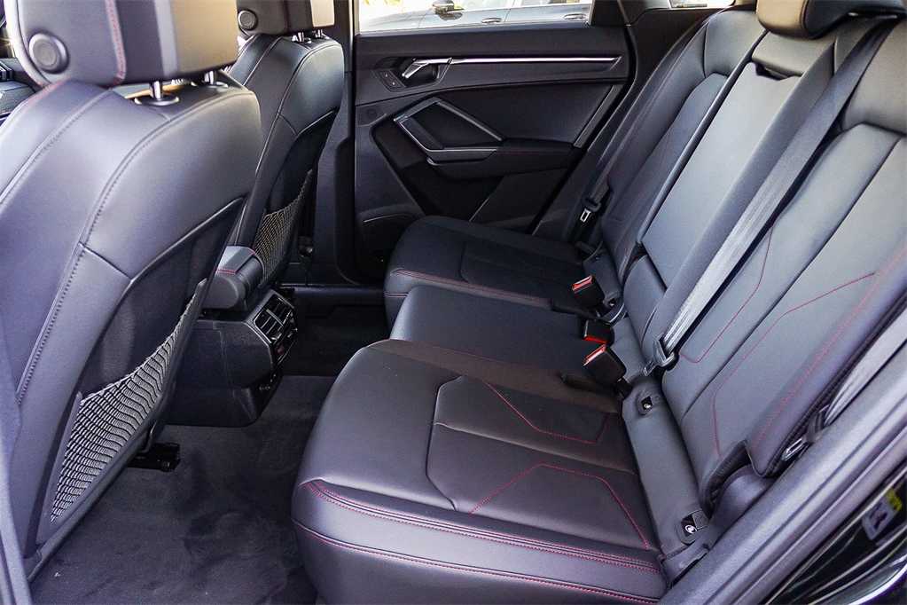 Thumbnail: 2025 Audi Q3 - 21