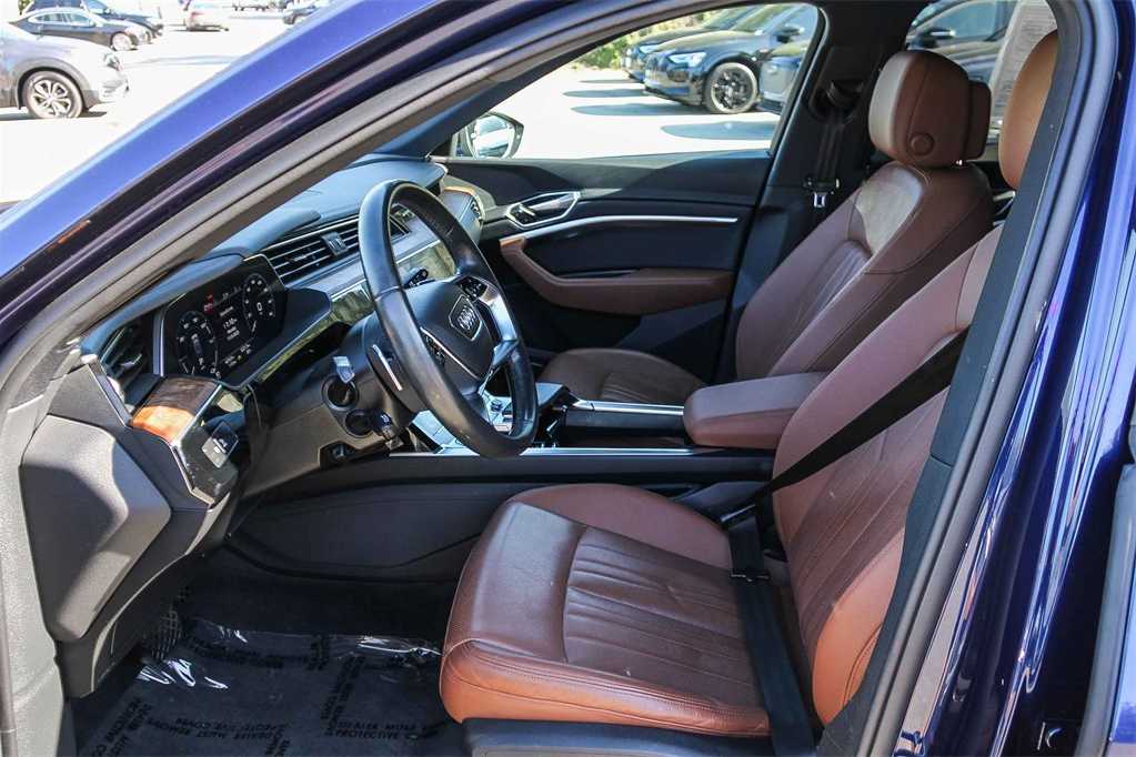 Thumbnail: 2022 Audi e-tron - 19