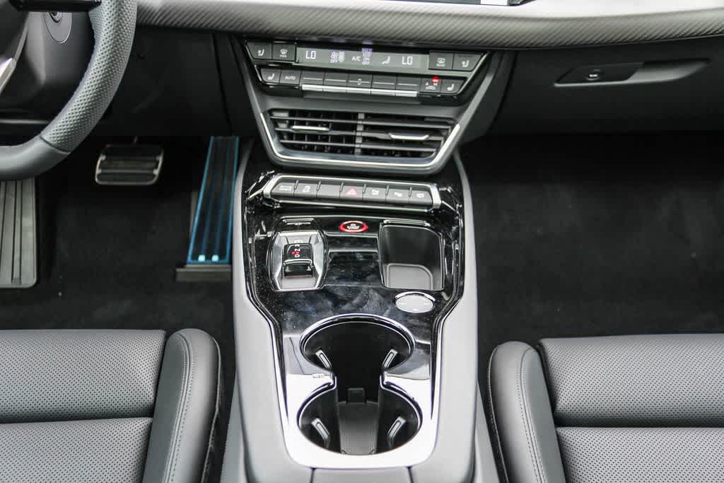 Thumbnail: 2026 Audi e-tron GT - 14