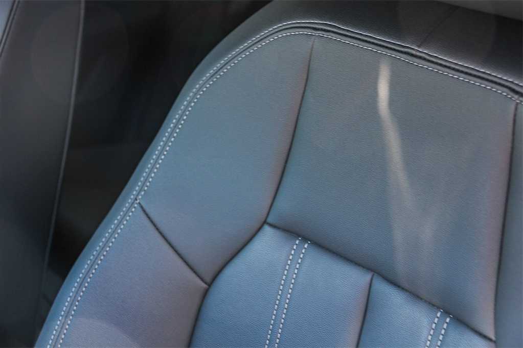 Thumbnail: 2025 Audi Q6 e-tron - 24