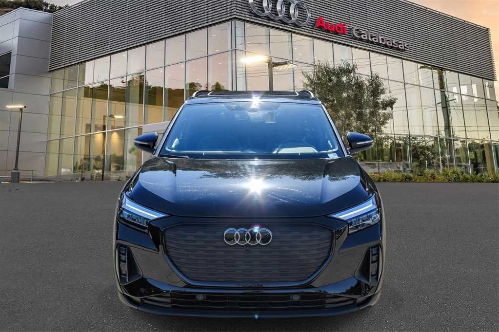 Thumbnail: 2025 Audi Q4 e-tron - 6