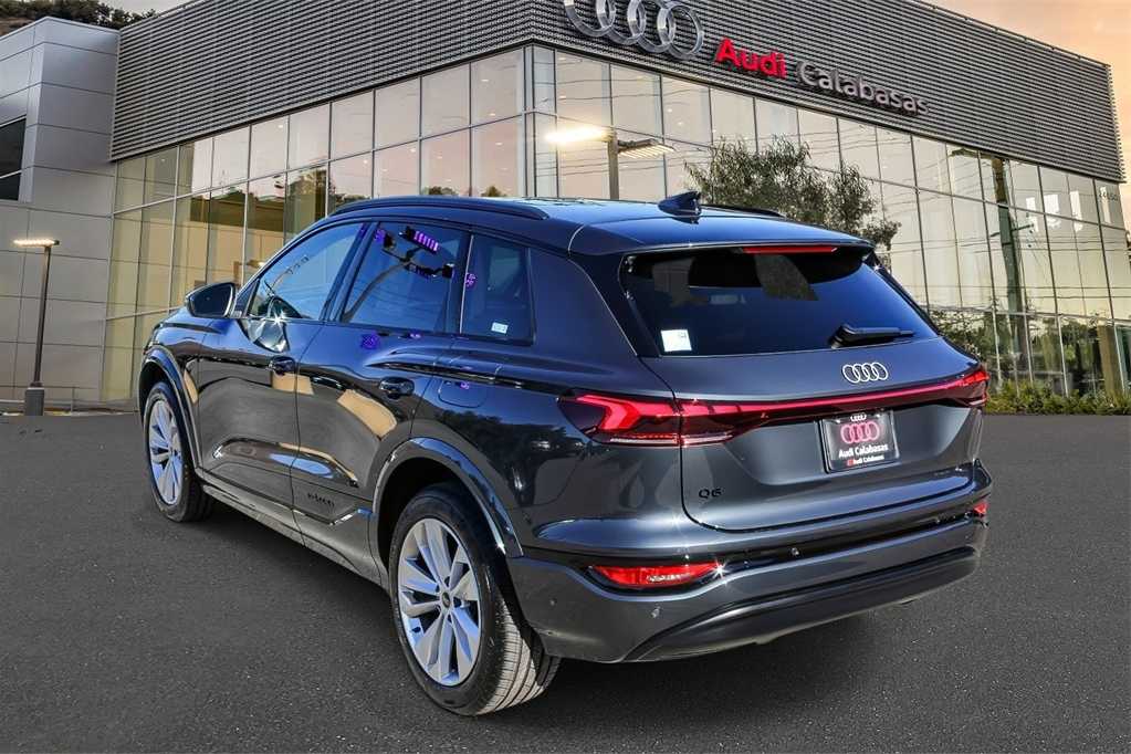 Thumbnail: 2025 Audi Q6 e-tron - 2