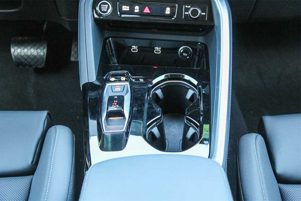 Thumbnail: 2025 Audi Q5 - 14