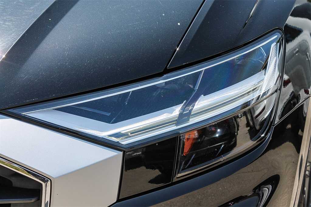 Thumbnail: 2022 Audi SQ8 - 8