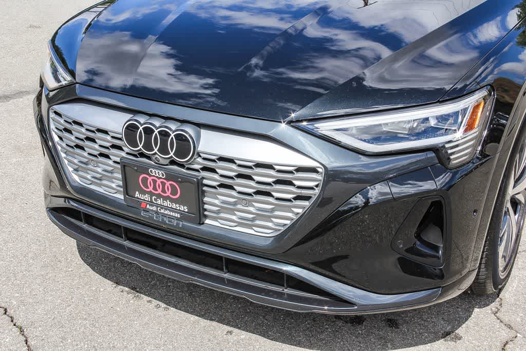 Thumbnail: 2024 Audi Q8 e-tron - 8