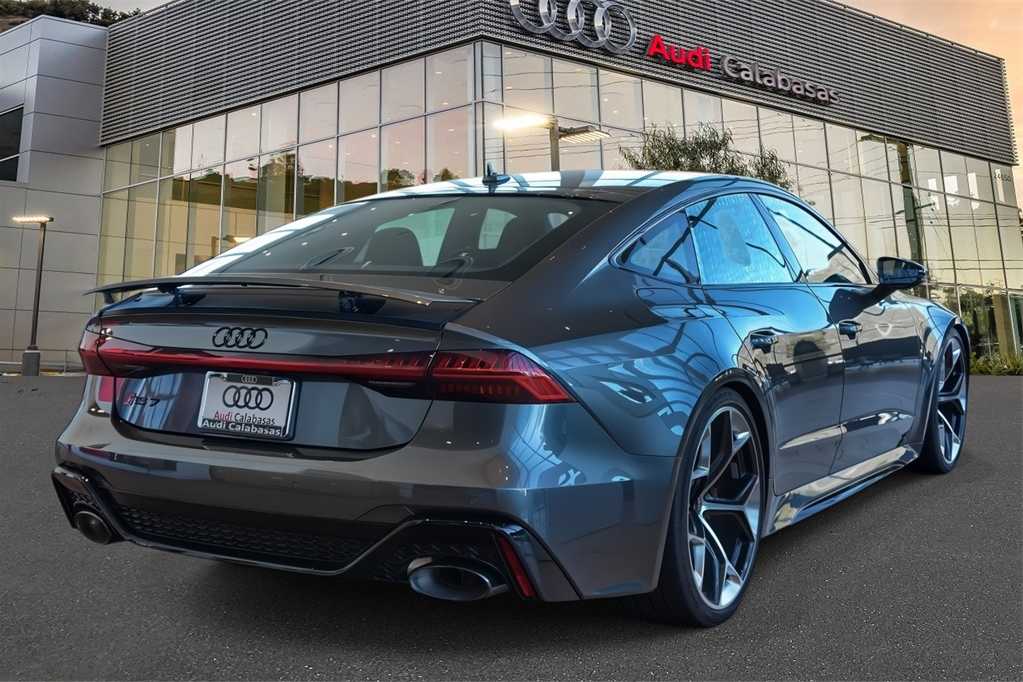 Thumbnail: 2026 Audi RS 7 - 4