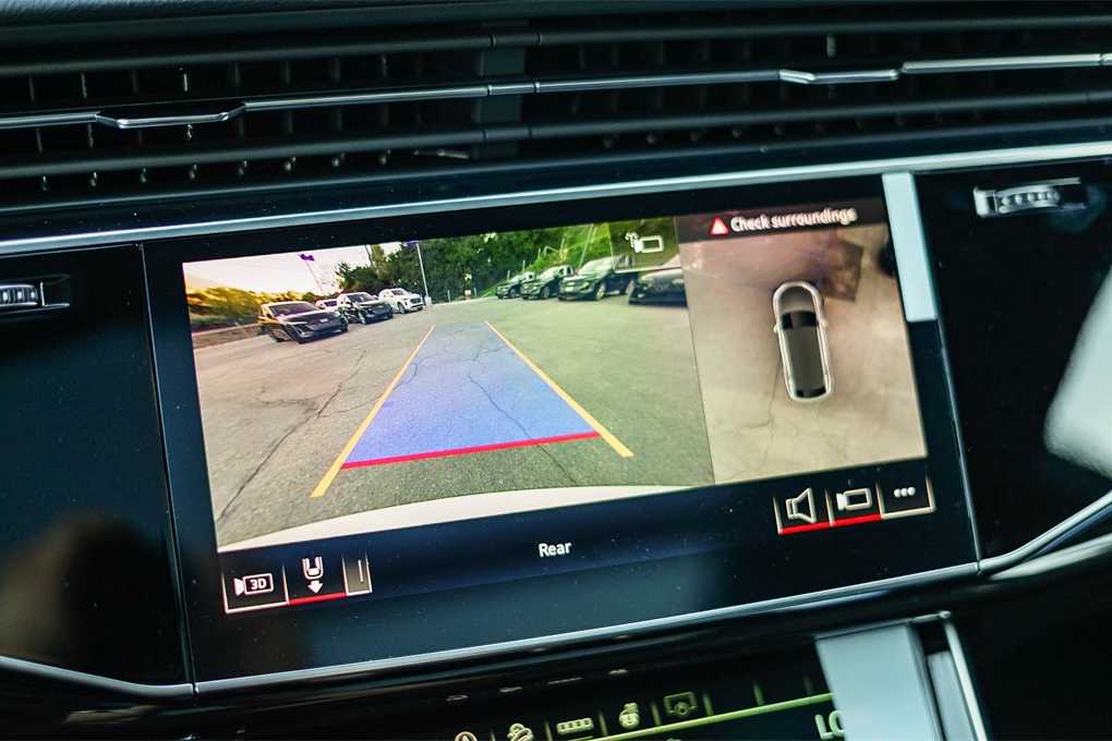 Thumbnail: 2026 Audi Q8 - 24