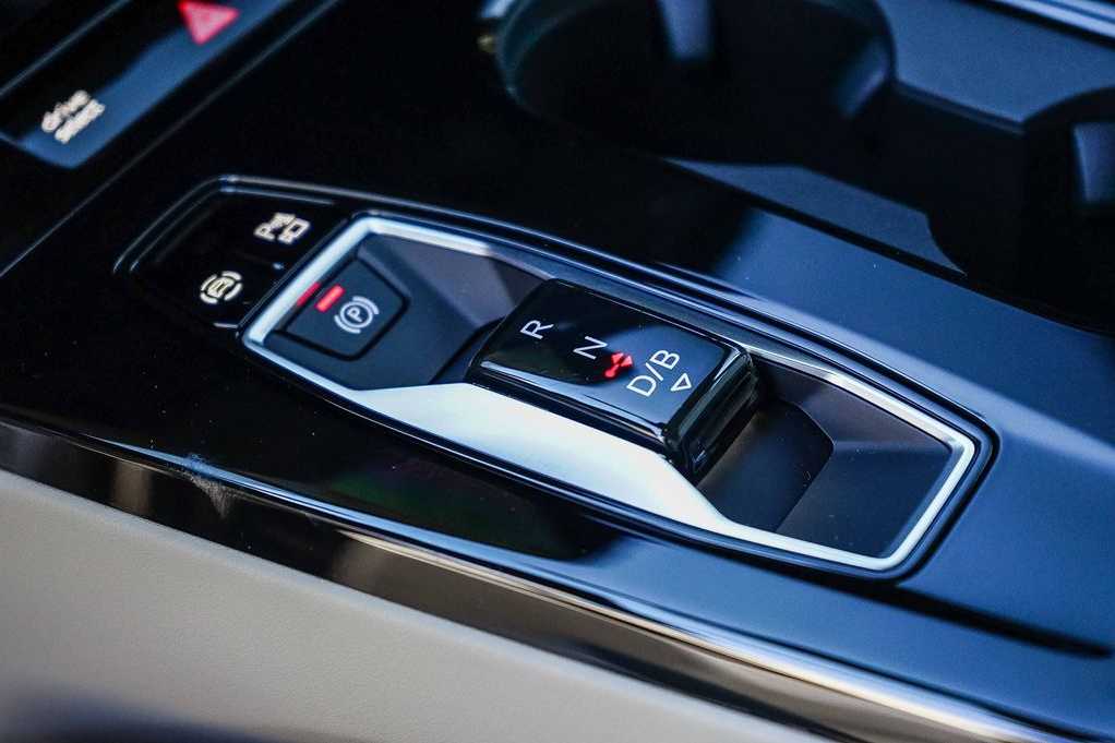 Thumbnail: 2027 Audi Q6 e-tron - 20