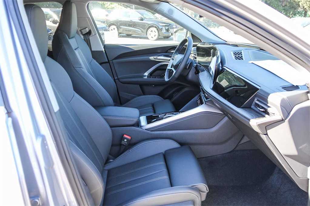 Thumbnail: 2025 Audi Q5 - 18