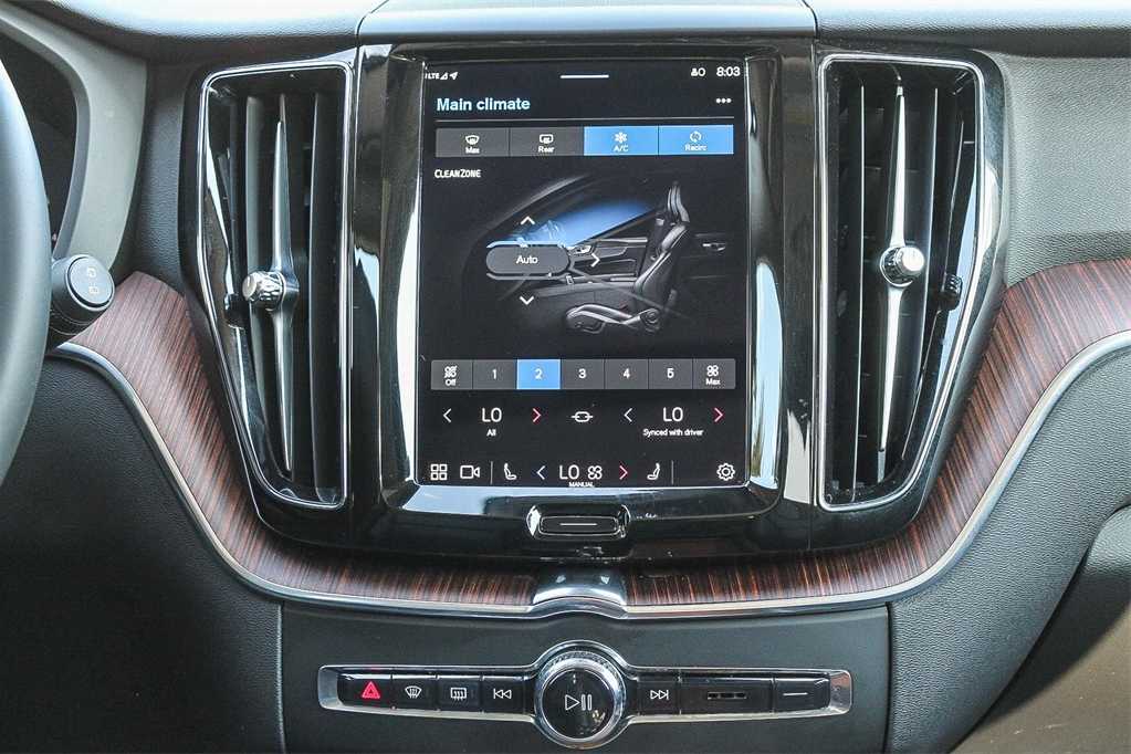 Thumbnail: 2023 Volvo XC60 - 13