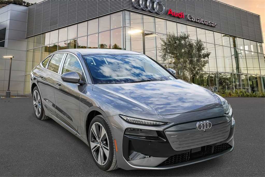 Thumbnail: 2025 Audi e-tron S - 5