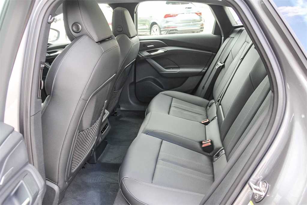 Thumbnail: 2025 Audi e-tron S - 17