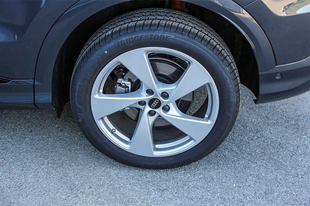 Thumbnail: 2025 Audi Q5 - 10