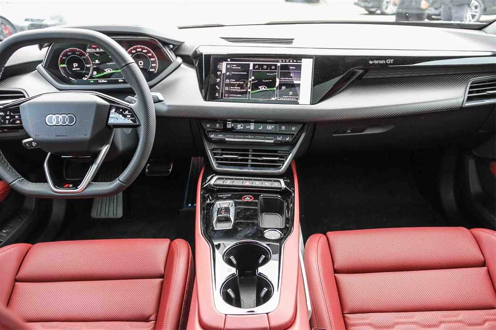 Thumbnail: 2026 Audi e-tron GT - 12