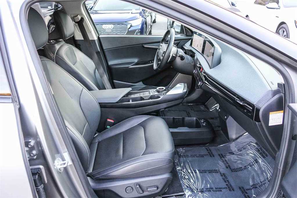 Thumbnail: 2024 Kia EV6 - 16