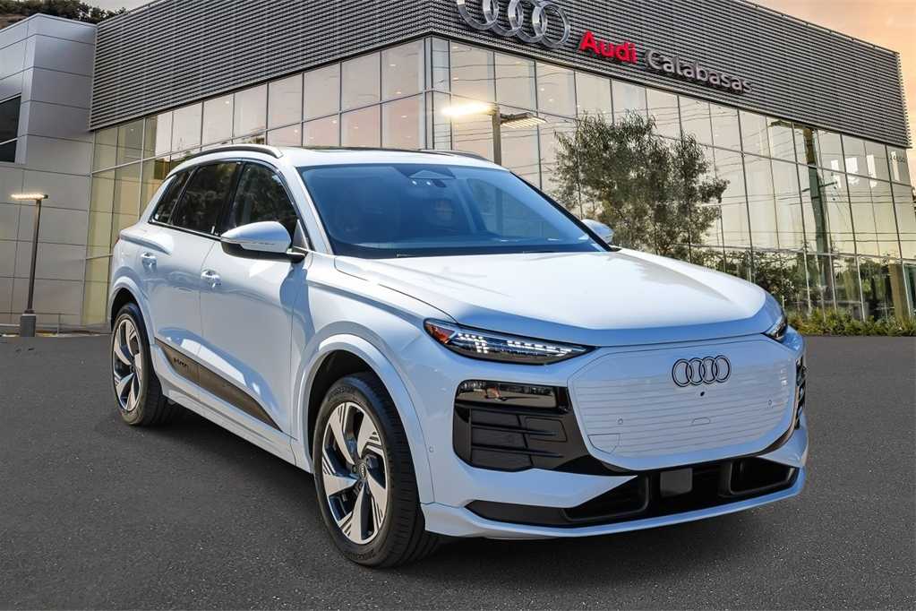 Thumbnail: 2025 Audi Q6 e-tron - 5