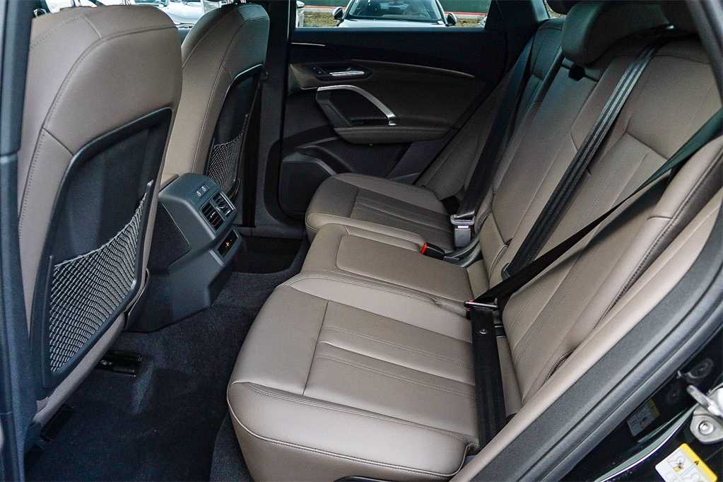 Thumbnail: 2025 Audi Q5 - 21