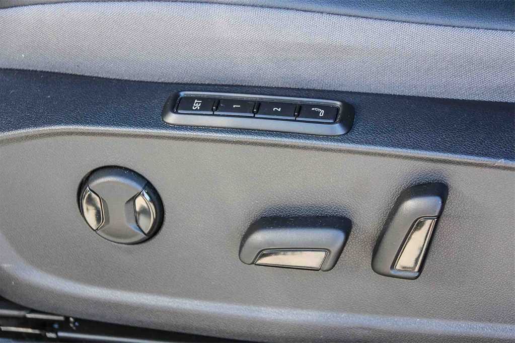 Thumbnail: 2023 Volkswagen ID.4 - 21