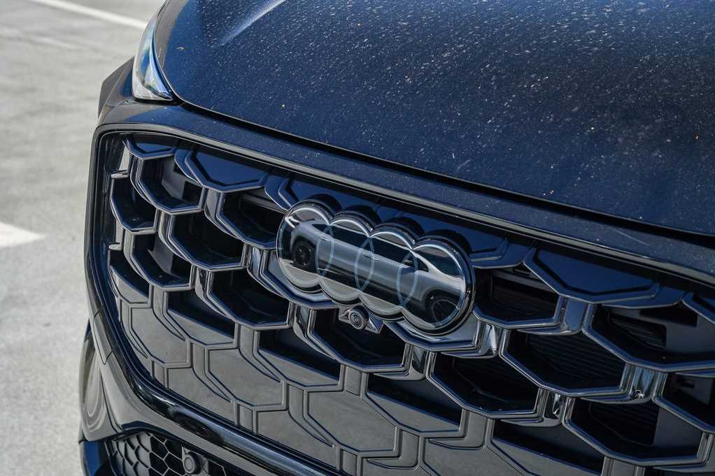 Thumbnail: 2026 Audi Q3 - 9