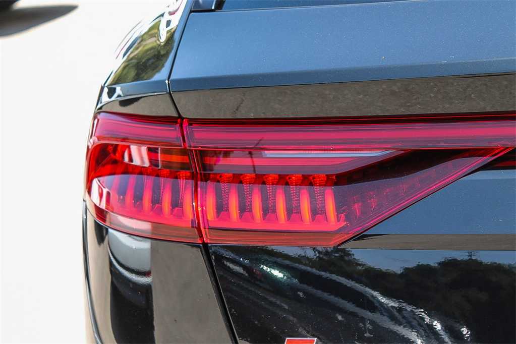 Thumbnail: 2022 Audi SQ8 - 7