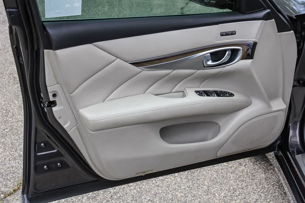 Thumbnail: 2015 INFINITI Q70 - 22