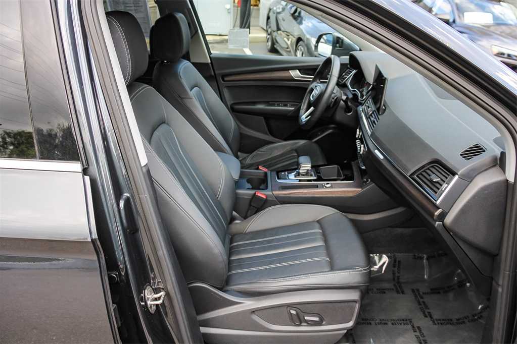 Thumbnail: 2023 Audi Q5 - 18