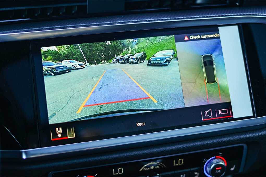 Thumbnail: 2025 Audi Q3 - 24