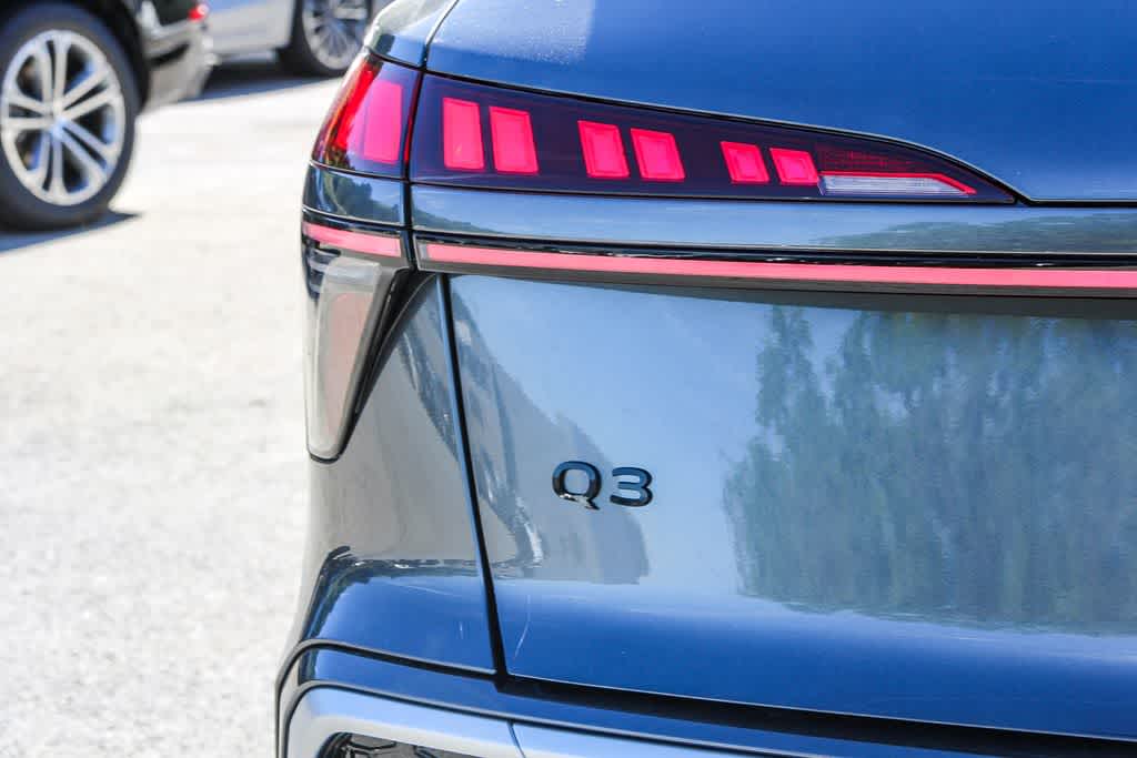 Thumbnail: 2026 Audi Q3 - 11