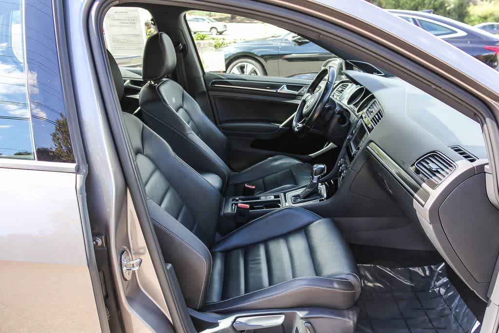 Thumbnail: 2017 Volkswagen Golf - 14