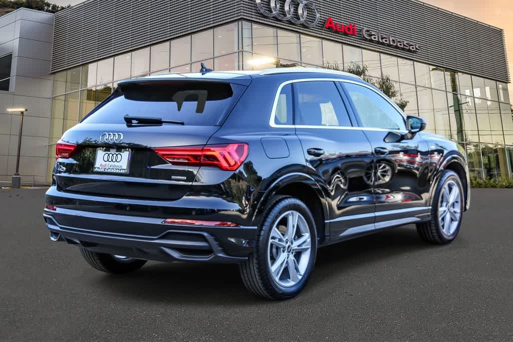 Thumbnail: 2022 Audi Q3 - 4